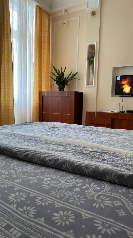 Babylon Apartments On Petliury Street Rivne Ngoại thất bức ảnh