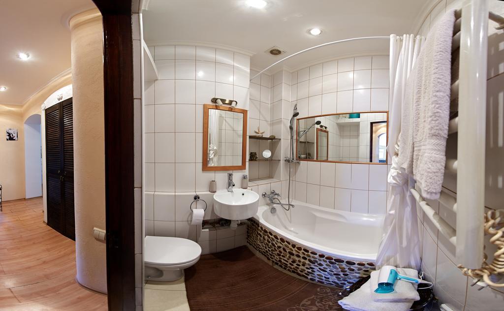 Babylon Apartments On Petliury Street Rivne Ngoại thất bức ảnh
